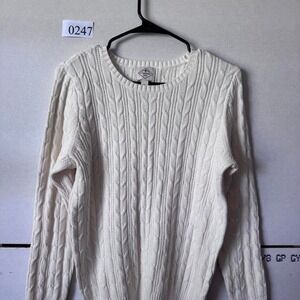 St. John's Bay cream cable knit cotton & nylon sweater in a Petite large